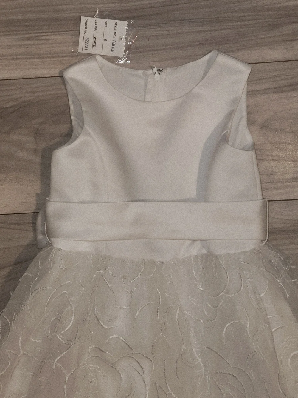 David's Bridal Flower Girl Pageant Formal Dress Sz. 6 - Picture 4 of 9